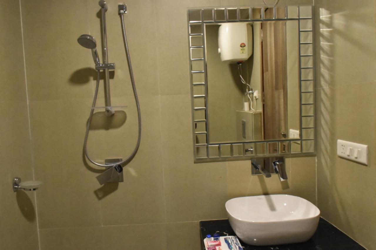 Hotel Lohias Delhi Airport Νέο Δελχί Εξωτερικό φωτογραφία